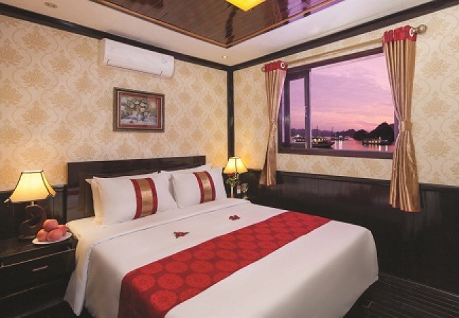 Paragon Cruise-bed-room